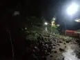 Akses Jalan Utama Dusun Plesedan Kalurahan Srimulyo Tertutup Tanah Longsor