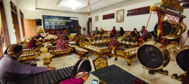 Serah Terima dan Tabuh Perdana Gamelan Perunggu Kyai Galih Wening 