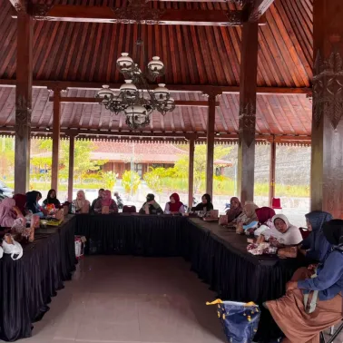 Perkuat Pemberdayaan Perempuan dan Ekonomi Keluarga, Desa Prima Gelar Rapat Rutin di Joglo IKS