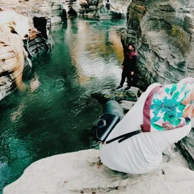 Batu Kapal Pembuka Pertama Sandal Jebol