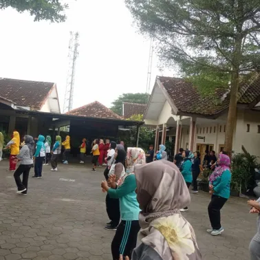 Puluhan Warga Srimulyo Senam Bersama Peringati Ulang Tahun PIDD RS Panti Rini