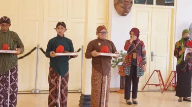 Carik Srimulyo Hadiri Penyerahan Hibah Sarana dan Prasarana Budaya Tahun 2022