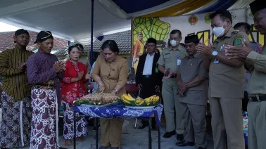 Ribuan Warga Padati Lapangan Jolosutro Saksikan Upacara Tradisi Kupatan Jolosutro